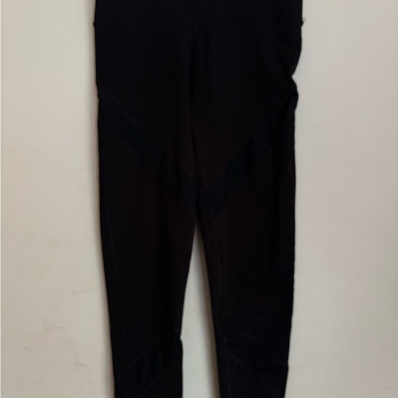 Aerie Chill Play Move Leggings, Mesh Cutout, Black, Woman’s M - Picture 2 of 2